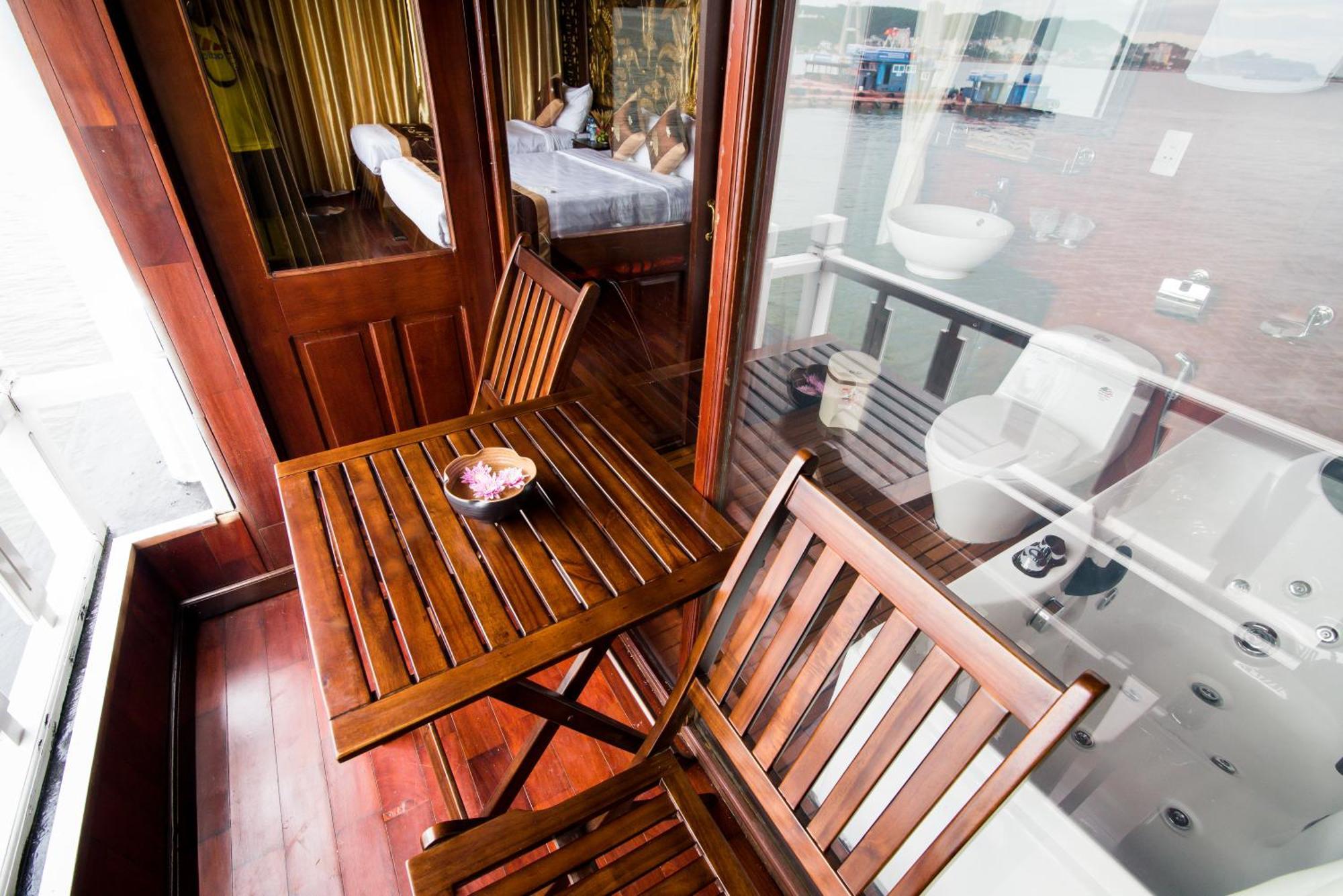 Renea Cruises Halong Hotel Hạ Long-öböl Kültér fotó