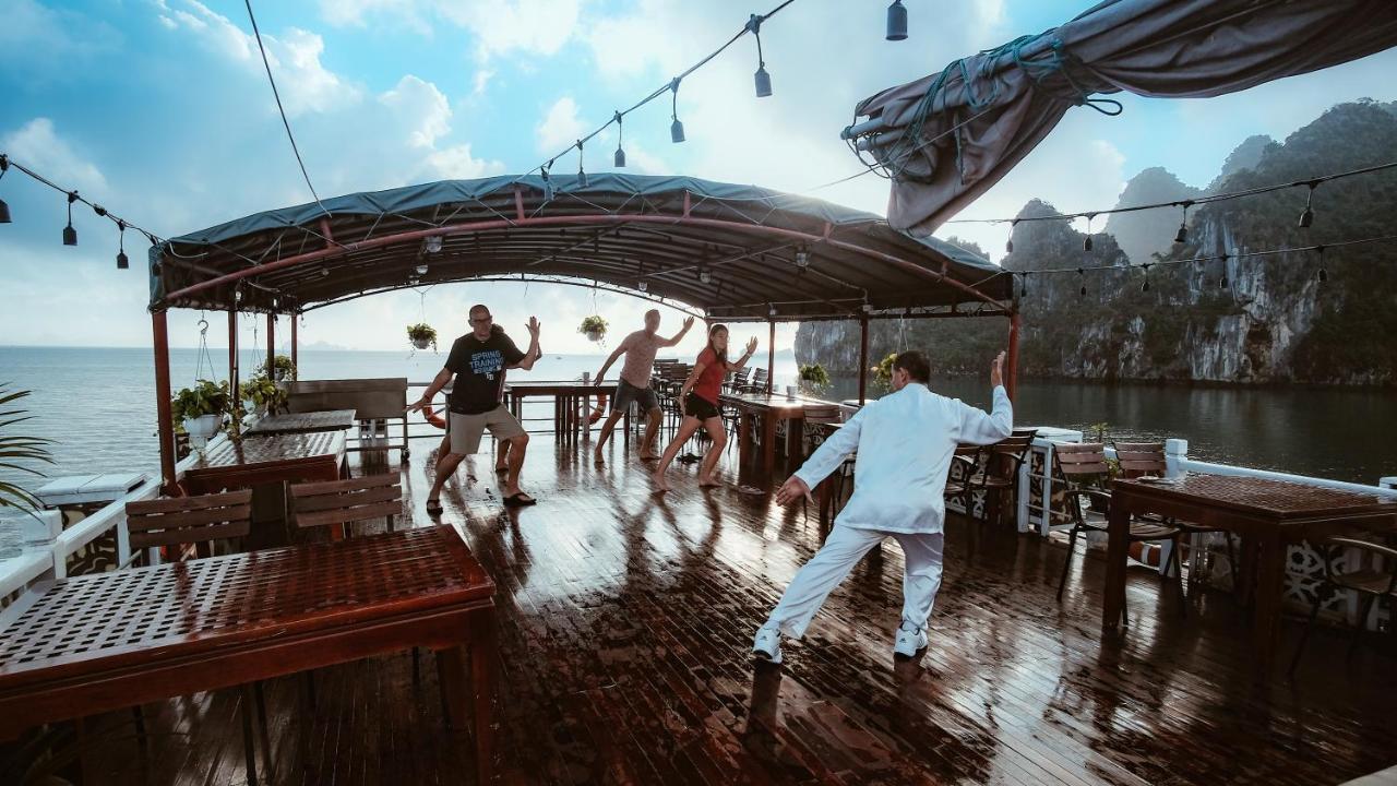 Renea Cruises Halong Hotel Hạ Long-öböl Kültér fotó