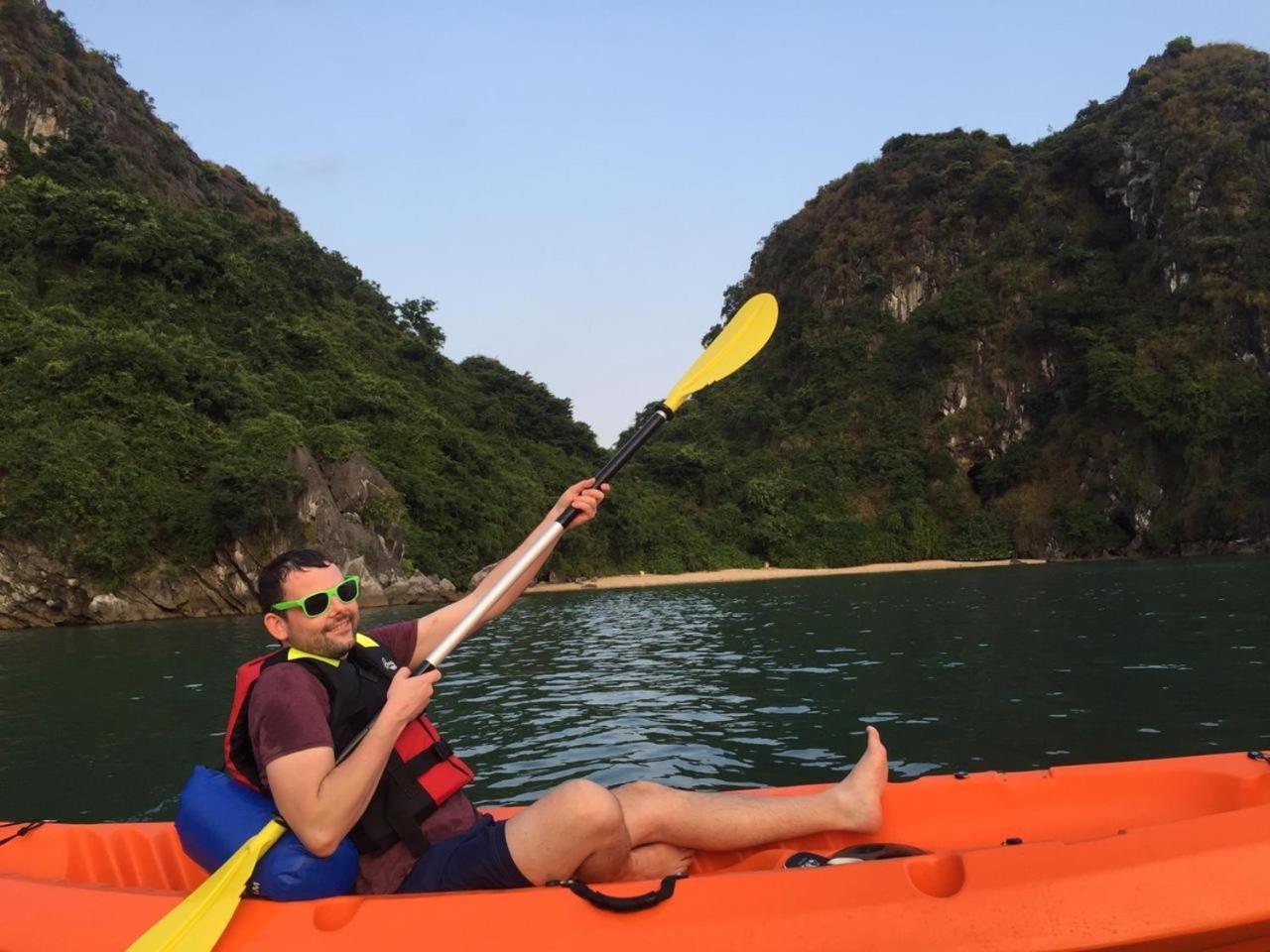 Renea Cruises Halong Hotel Hạ Long-öböl Kültér fotó