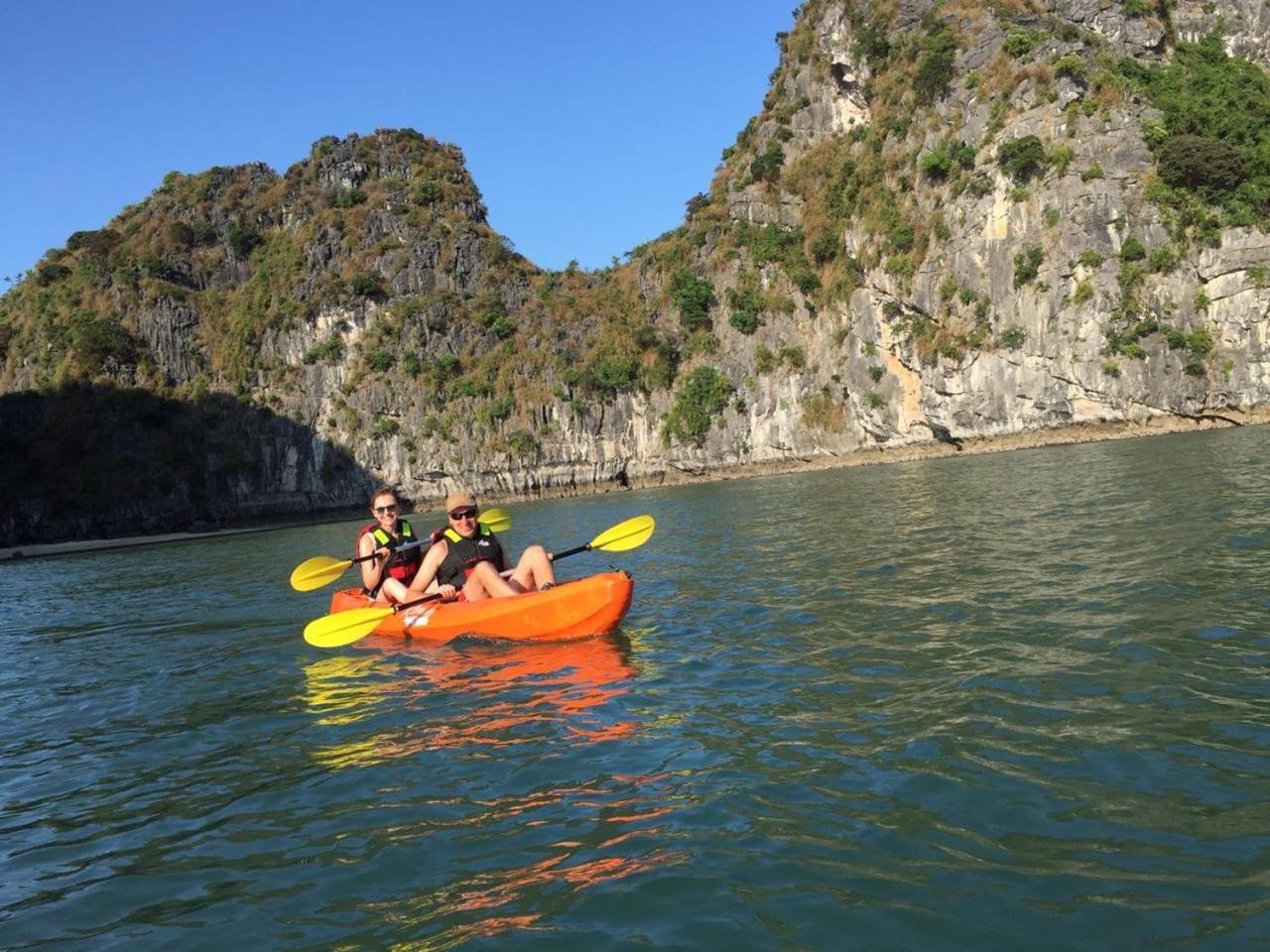 Renea Cruises Halong Hotel Hạ Long-öböl Kültér fotó