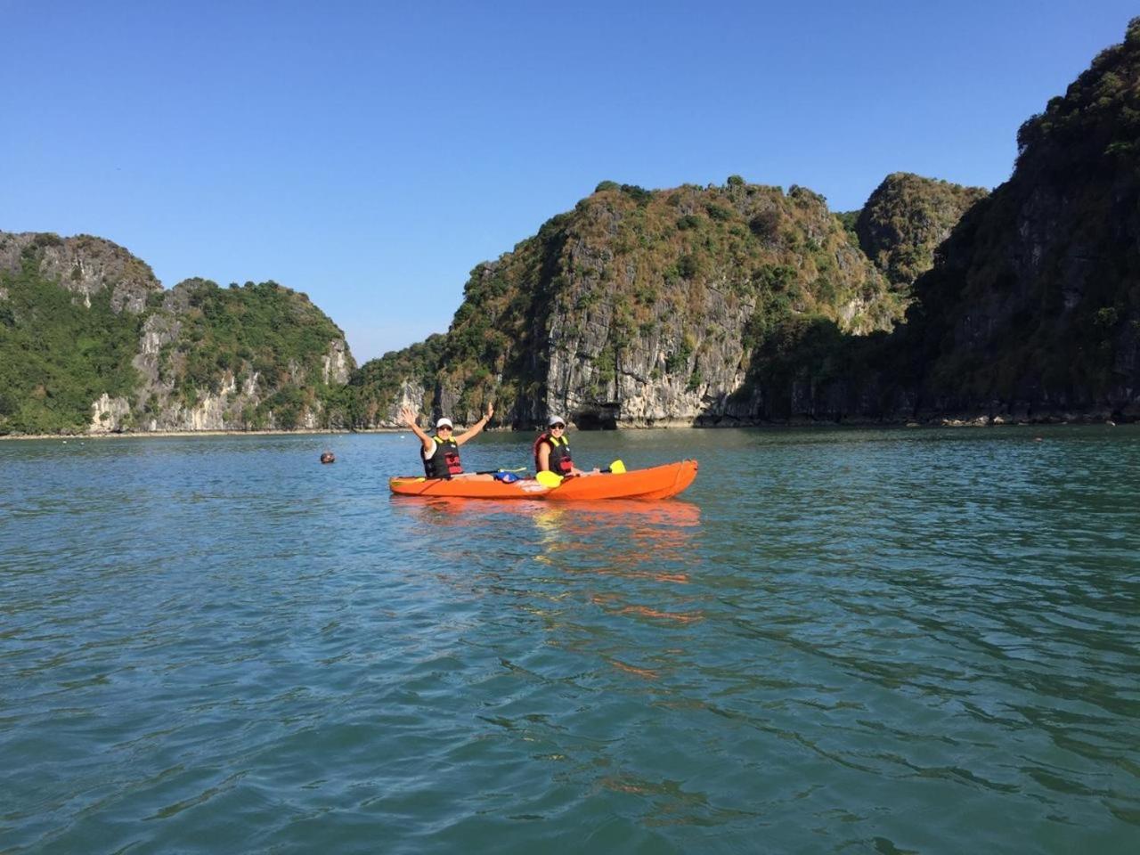 Renea Cruises Halong Hotel Hạ Long-öböl Kültér fotó