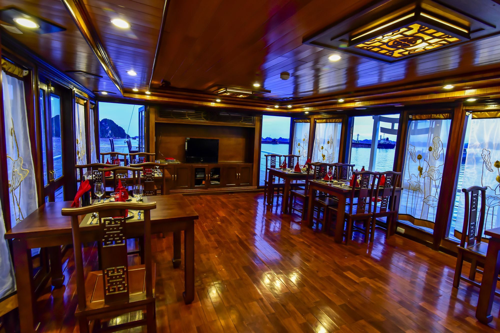 Renea Cruises Halong Hotel Hạ Long-öböl Kültér fotó