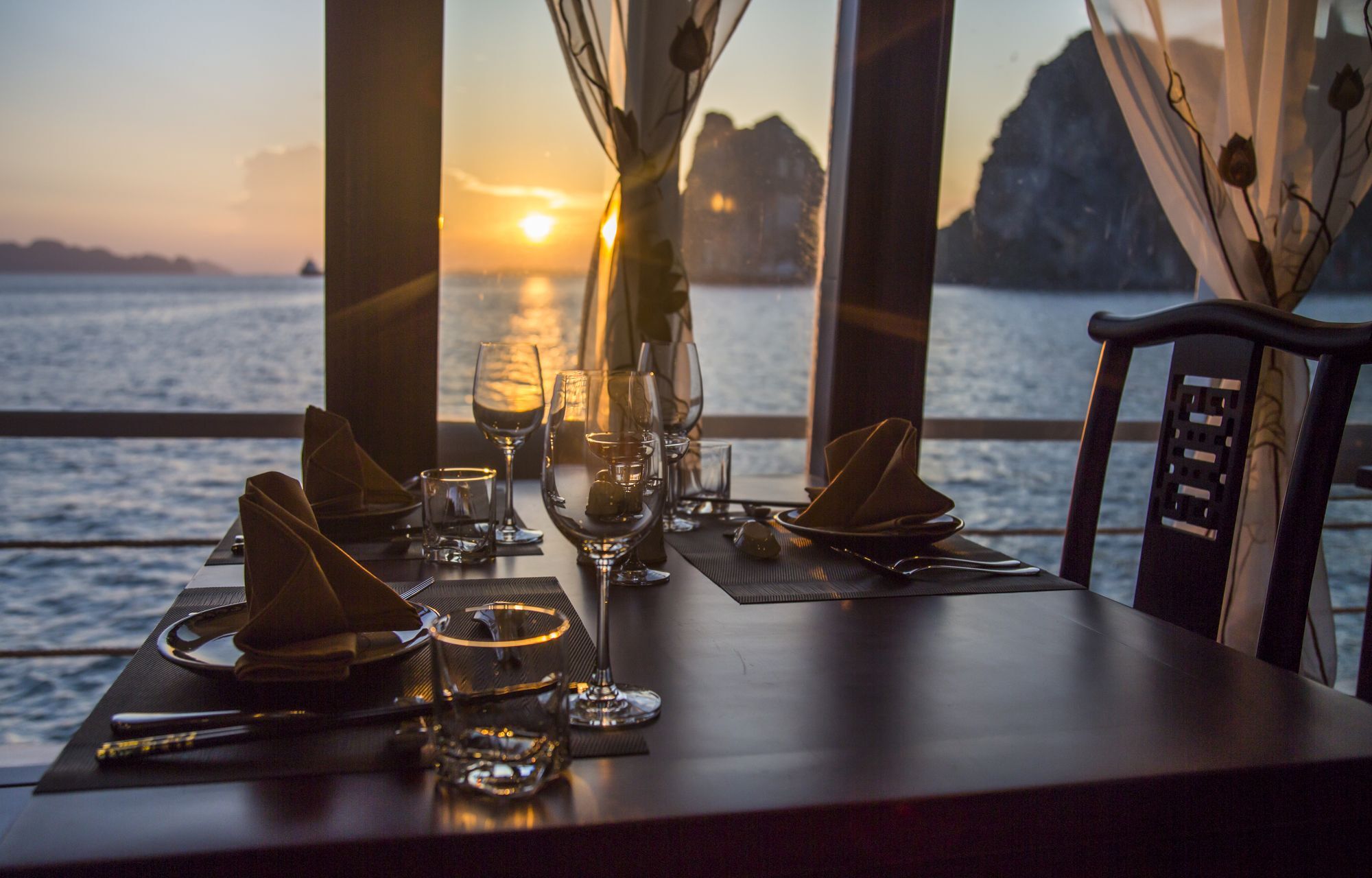 Renea Cruises Halong Hotel Hạ Long-öböl Kültér fotó